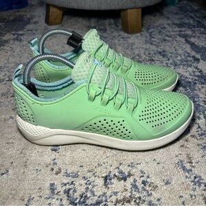 Crocs LiteRide Pacer Mint Green Slip-On Water Shoes Size 5 Juniors